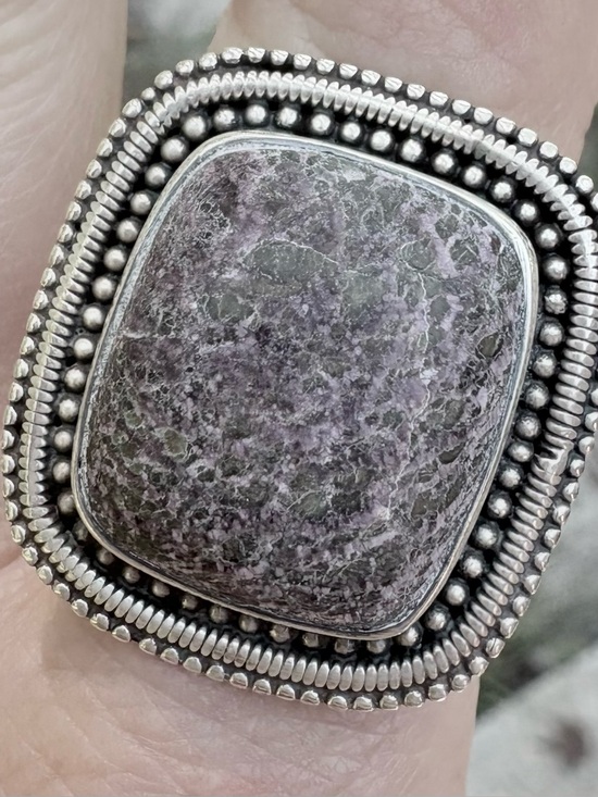 925 Sterling Silver Jewelry - Chic Silver and Purpurite stone Ring 925 sterling silver cocktail vintage ring
